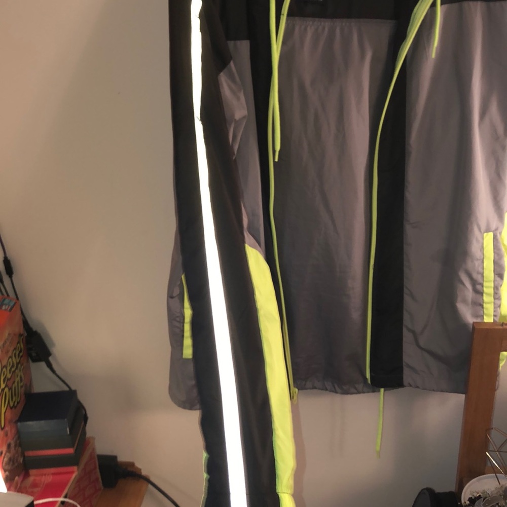 Light weight neon & grey jacket - Picture 2 of 3